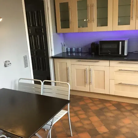 Maison En Duplex De 80m² Plein Sud Et Climatisee ! *